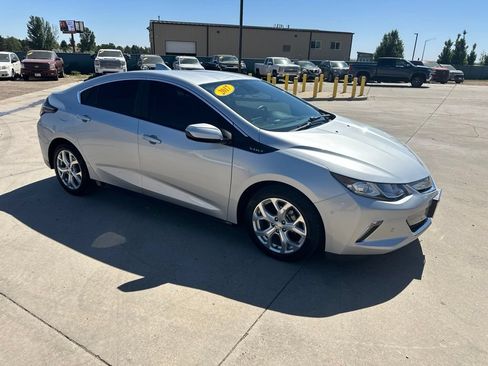 Used 2017 Chevrolet Volt Premier w/ Driver Confidence II Package FWD image 34