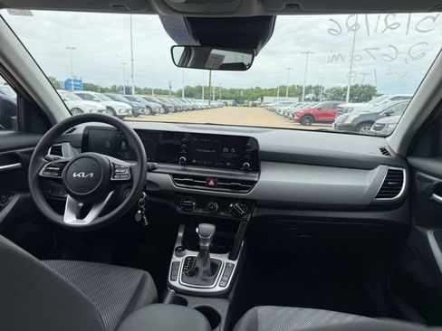 Used 2026 Kia Seltos LX AWD/4WD image 22
