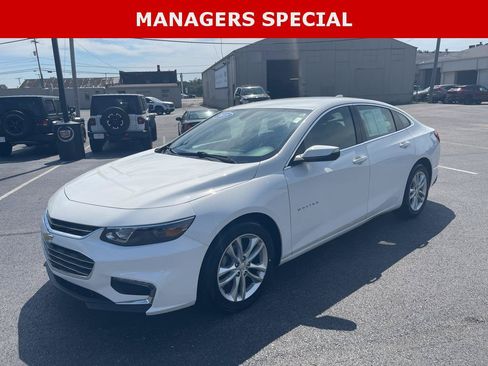 Used 2018 Chevrolet Malibu LT FWD image 1