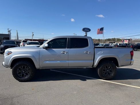 Used 2023 Toyota Tacoma SR5 AWD/4WD image 7