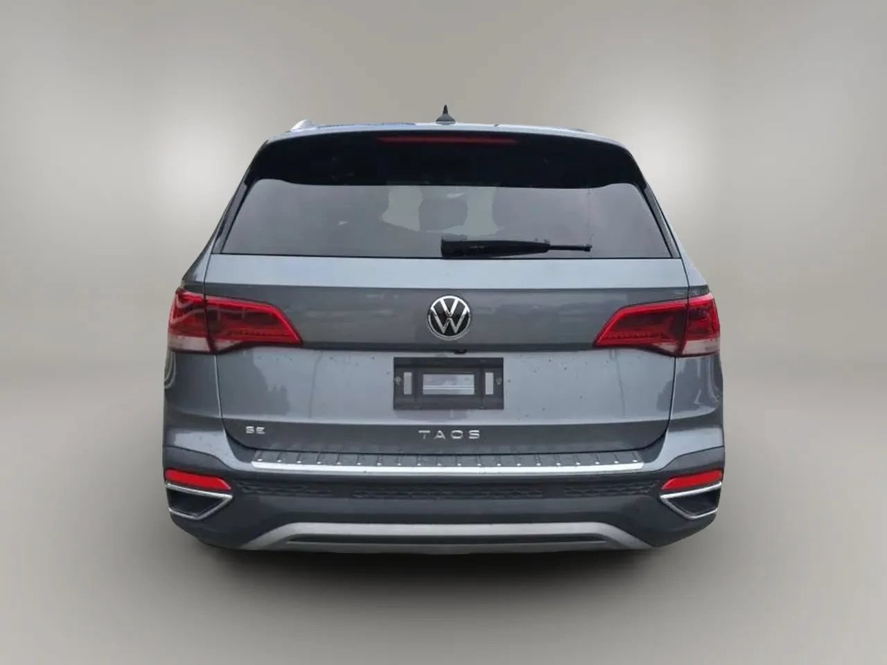 Used 2023 Volkswagen Taos SE w/ Panoramic Sunroof Package FWD image 8