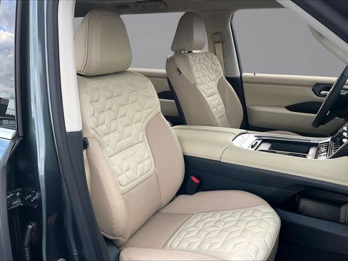 New 2026 Nissan Armada Platinum Reserve image 9