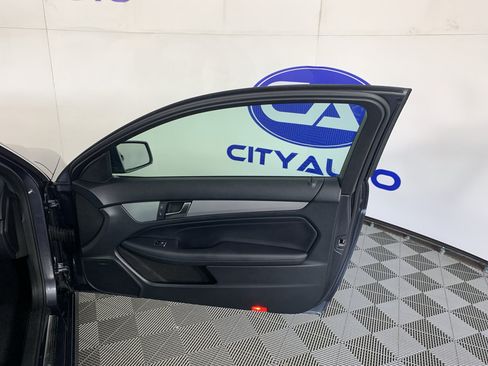 Used 2013 Mercedes-Benz C 250 Coupe image 30
