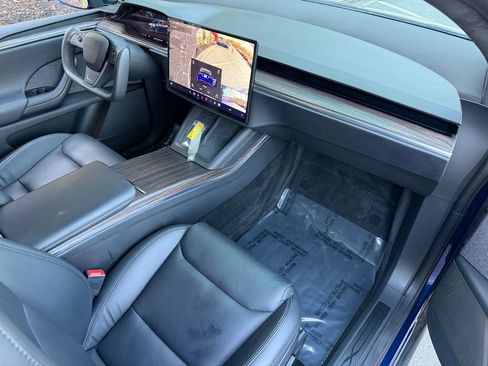 Used 2022 Tesla Model X image 33