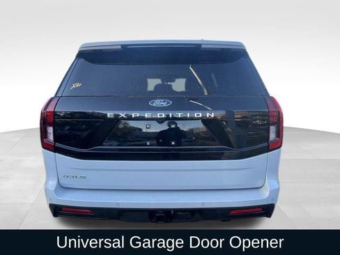 Used 2025 Ford Expedition Active image 6