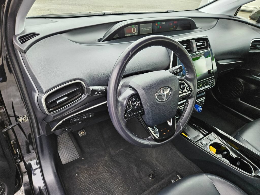 Used 2019 Toyota Prius XLE AWD/4WD image 19