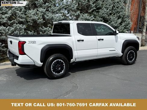 Used 2025 Toyota Tacoma TRD Off-Road AWD/4WD image 9
