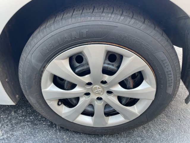 Used 2020 Toyota Corolla LE FWD image 20