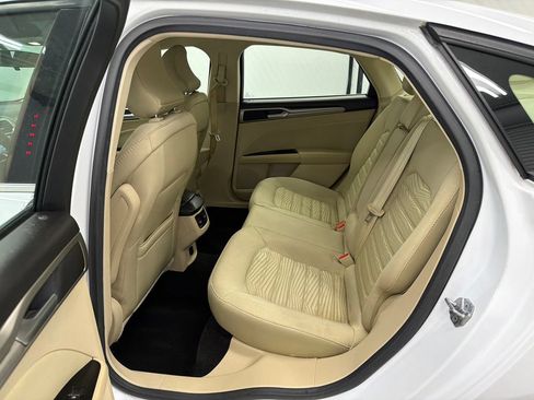 Used 2016 Ford Fusion SE FWD image 20