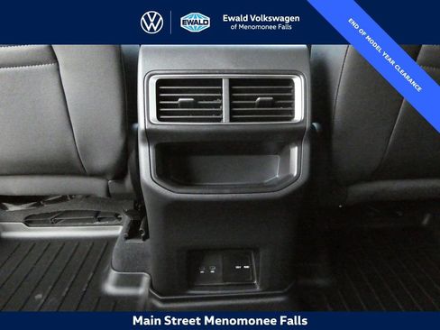 New 2025 Volkswagen Atlas Cross Sport SE image 38
