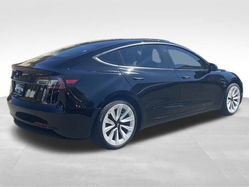 Used 2021 Tesla Model 3 Standard Range Plus image 6