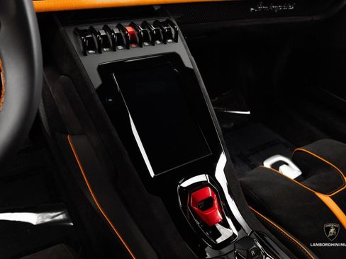 Used 2023 Lamborghini Huracan Tecnica image 37