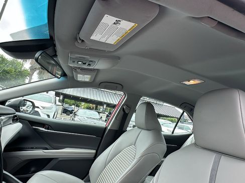 Used 2020 Toyota Camry SE FWD image 15