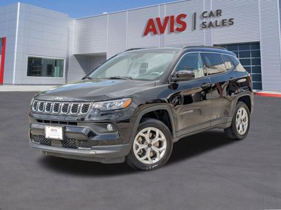 Used 2025 Jeep Compass Latitude w/ Sun & Sound Group