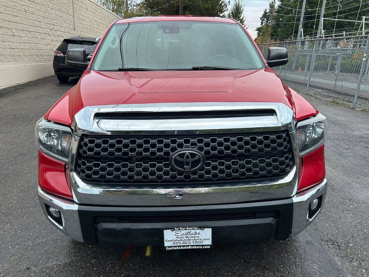 Used 2021 Toyota Tundra SR5 w/ SR5 Upgrade Package AWD/4WD image 2