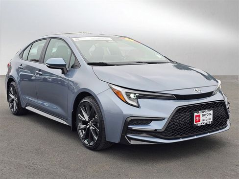 Used 2025 Toyota Corolla XSE image 7