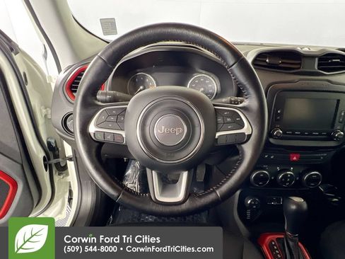 Used 2017 Jeep Renegade Trailhawk AWD/4WD image 8