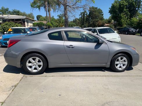 Used 2009 Nissan Altima 2.5 S w/ Convenience Pkg FWD image 2