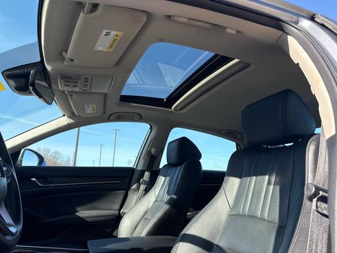 Used 2019 Honda Accord Touring image 14