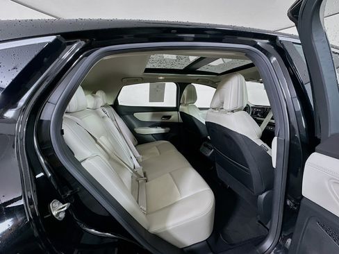 Used 2023 Nissan Ariya FWD image 31