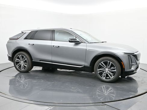 New 2025 Cadillac Lyriq Luxury image 7