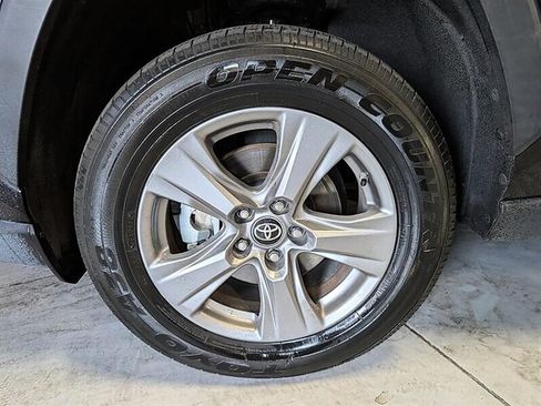 Used 2023 Toyota RAV4 LE AWD/4WD image 15