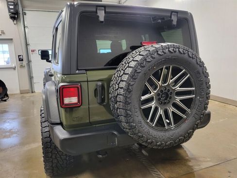 Used 2021 Jeep Wrangler Unlimited Sport AWD/4WD image 8