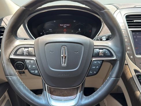 Certified 2020 Lincoln Nautilus Reserve w/ Equipment Group 202A AWD/4WD image 15