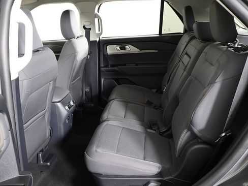 Used 2025 Ford Explorer Active AWD/4WD image 35