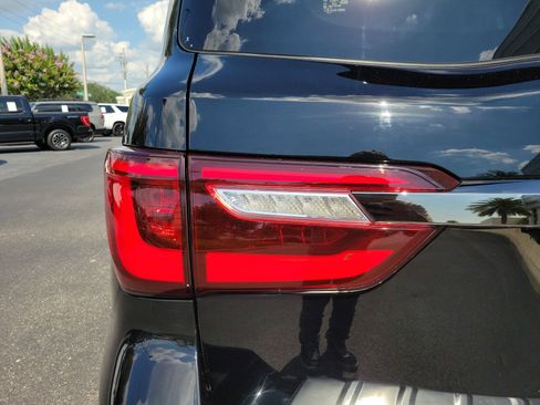 Used 2022 INFINITI QX80 Premium Select w/ Cargo Package RWD image 10