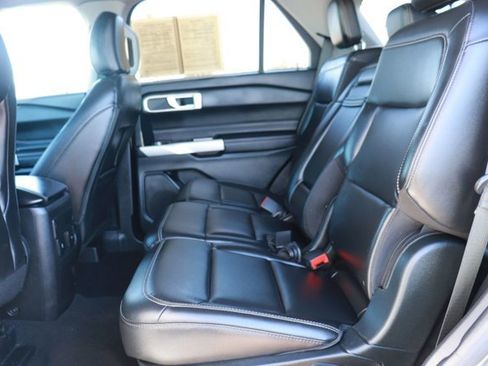 Used 2024 Ford Explorer XLT w/ Equipment Group 202A image 10