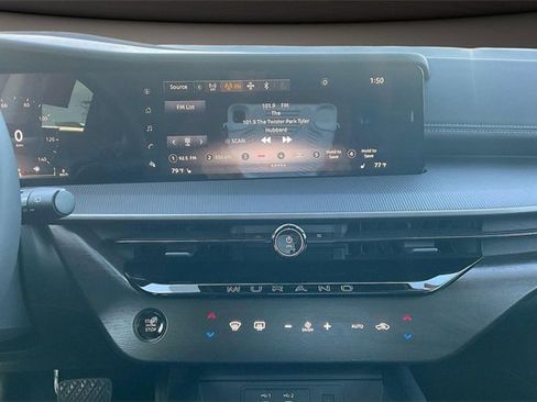 Certified 2025 Nissan Murano SV image 6