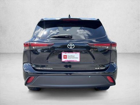 Certified 2026 Toyota Highlander XLE AWD/4WD image 6
