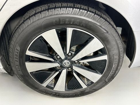 Used 2019 Nissan Altima 2.5 SV FWD image 11