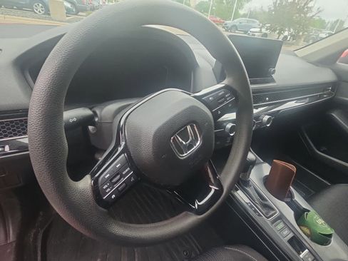 Used 2023 Honda Civic LX image 7