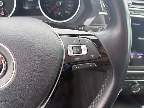 Used 2019 Volkswagen Tiguan SE w/ Panoramic Sunroof Package image 15