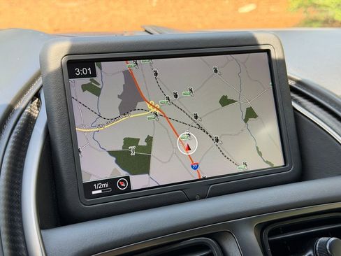 Used 2019 Aston Martin DB11 AMR image 32