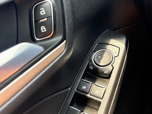 Used 2021 Ford Escape SE w/ SE Sport Appearance Package FWD image 21