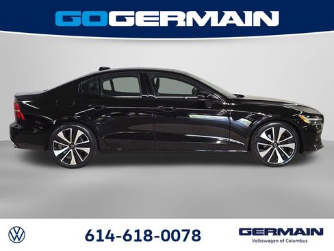 Used 2022 Volvo S60 B5 Momentum w/ Climate Package FWD image 6