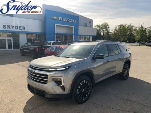 New 2026 Chevrolet Traverse LT w/ Sun and Wheel Package FWD image 1