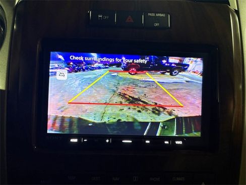 Used 2012 Ford F150 Lariat w/ Lariat Chrome Pkg image 25