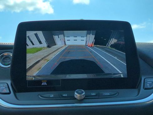 Used 2025 Chevrolet Blazer LT FWD image 18