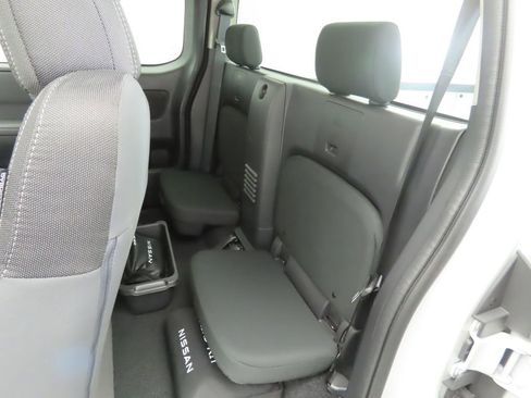 Used 2024 Nissan Frontier SV w/ Technology Package image 21