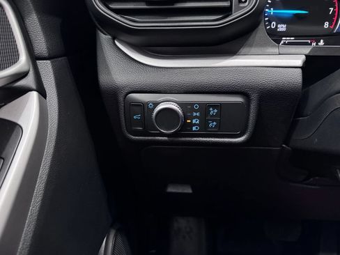 Used 2022 Ford Explorer XLT AWD/4WD image 24