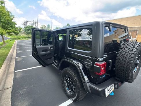 Used 2023 Jeep Wrangler Unlimited Rubicon 4xe w/ Cold Weather Group AWD/4WD image 18