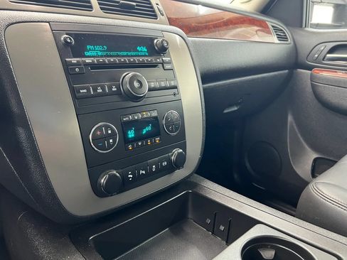 Used 2013 GMC Sierra 3500 SLT w/ SLT Convenience Package AWD/4WD image 21
