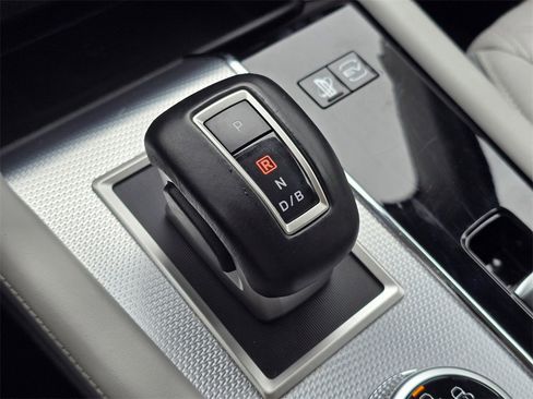 Used 2024 Mitsubishi Outlander SEL image 36