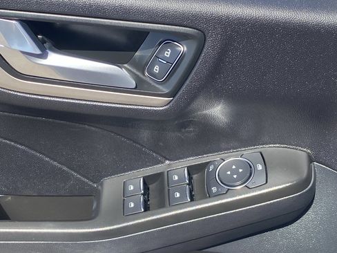 Used 2021 Ford Escape SE FWD image 19