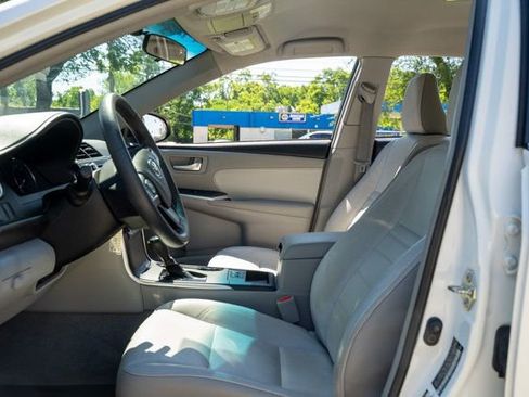 Used 2017 Toyota Camry XLE FWD image 18