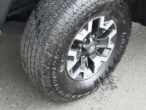 Certified 2023 Toyota Tacoma TRD Off-Road w/ Advanced Technology Package image 11